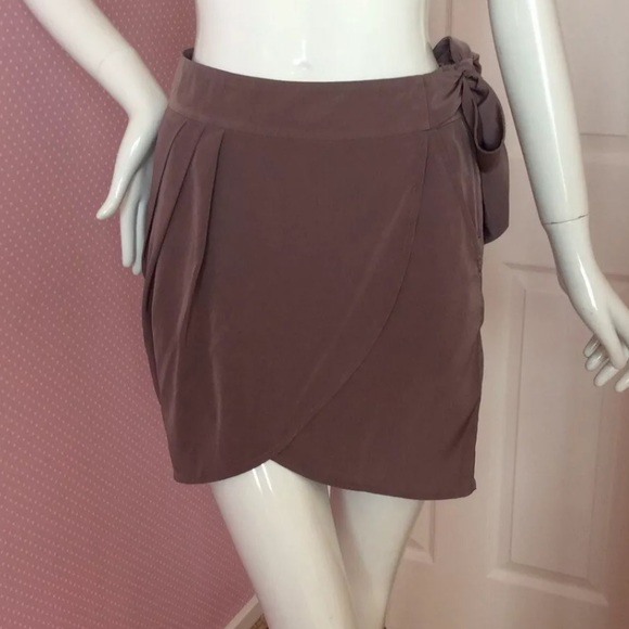 H&M Dresses & Skirts - H & m wrap tie skirt purple Lilac 2 xs